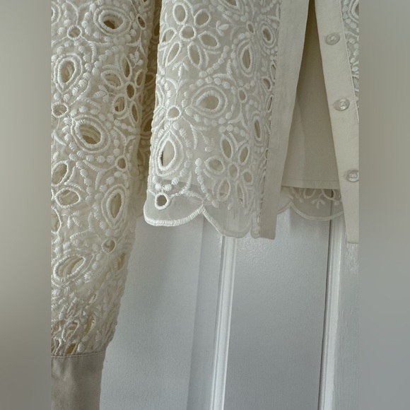 Express Cream Eyelet Collared Blouse - Picture 4 of 9